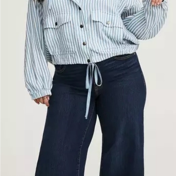 Torrid Blue and White Striped Snap Front Hooded Jacket Plus SIZE 0 (12) NWT - Picture 2 of 16